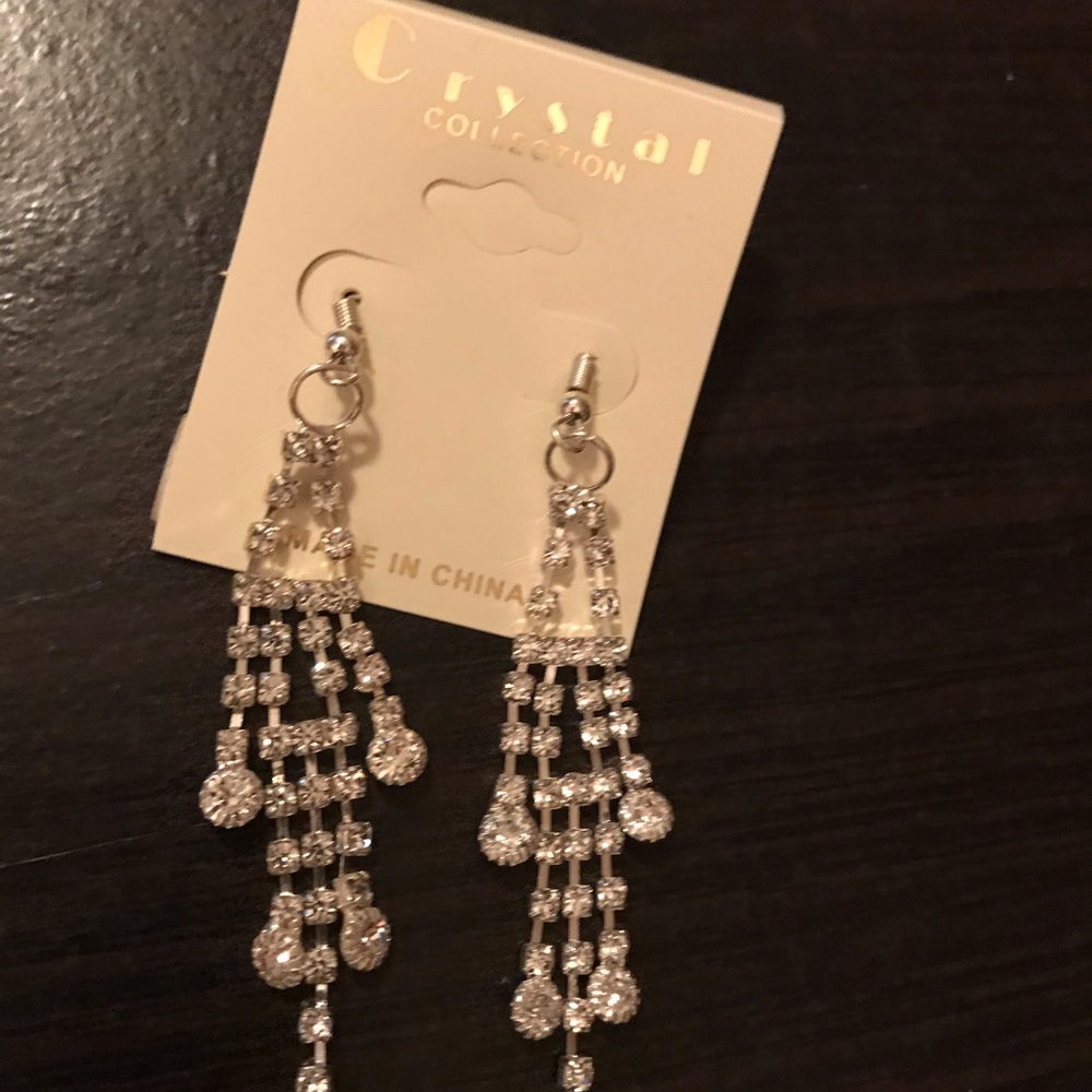 Chandelier clear rhinestones post earrings